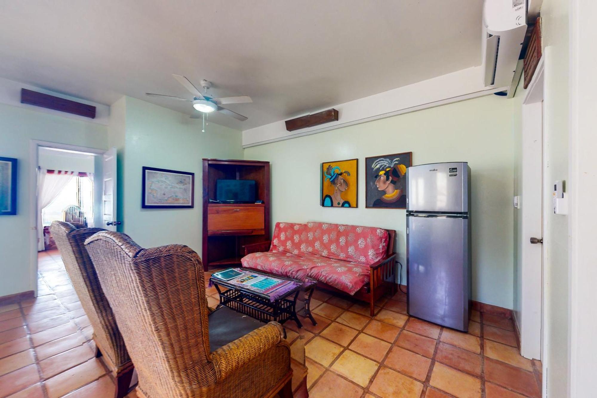 Beachside Villas Gold Standard Certified Placencia Rum bild