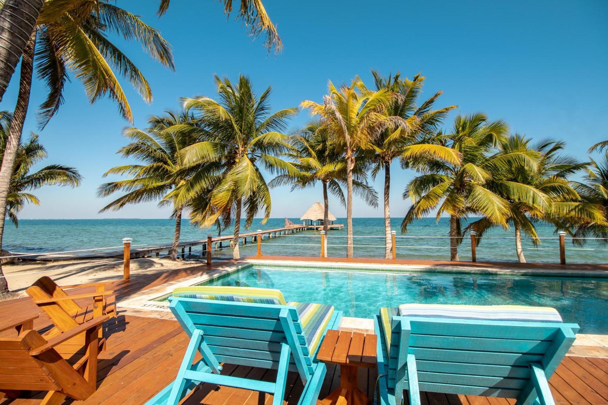 Beachside Villas Gold Standard Certified Placencia Rum bild