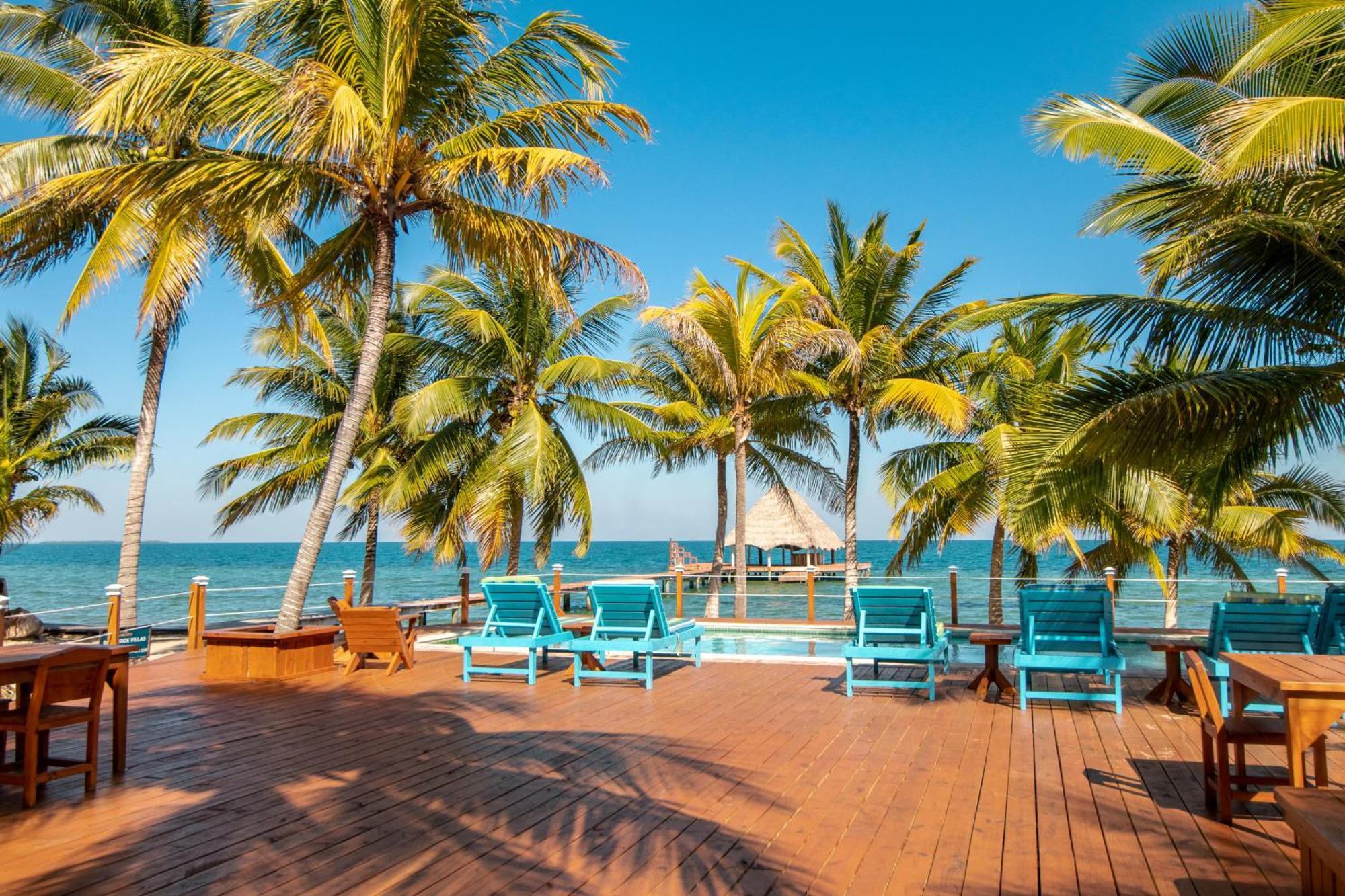 Beachside Villas Gold Standard Certified Placencia Rum bild