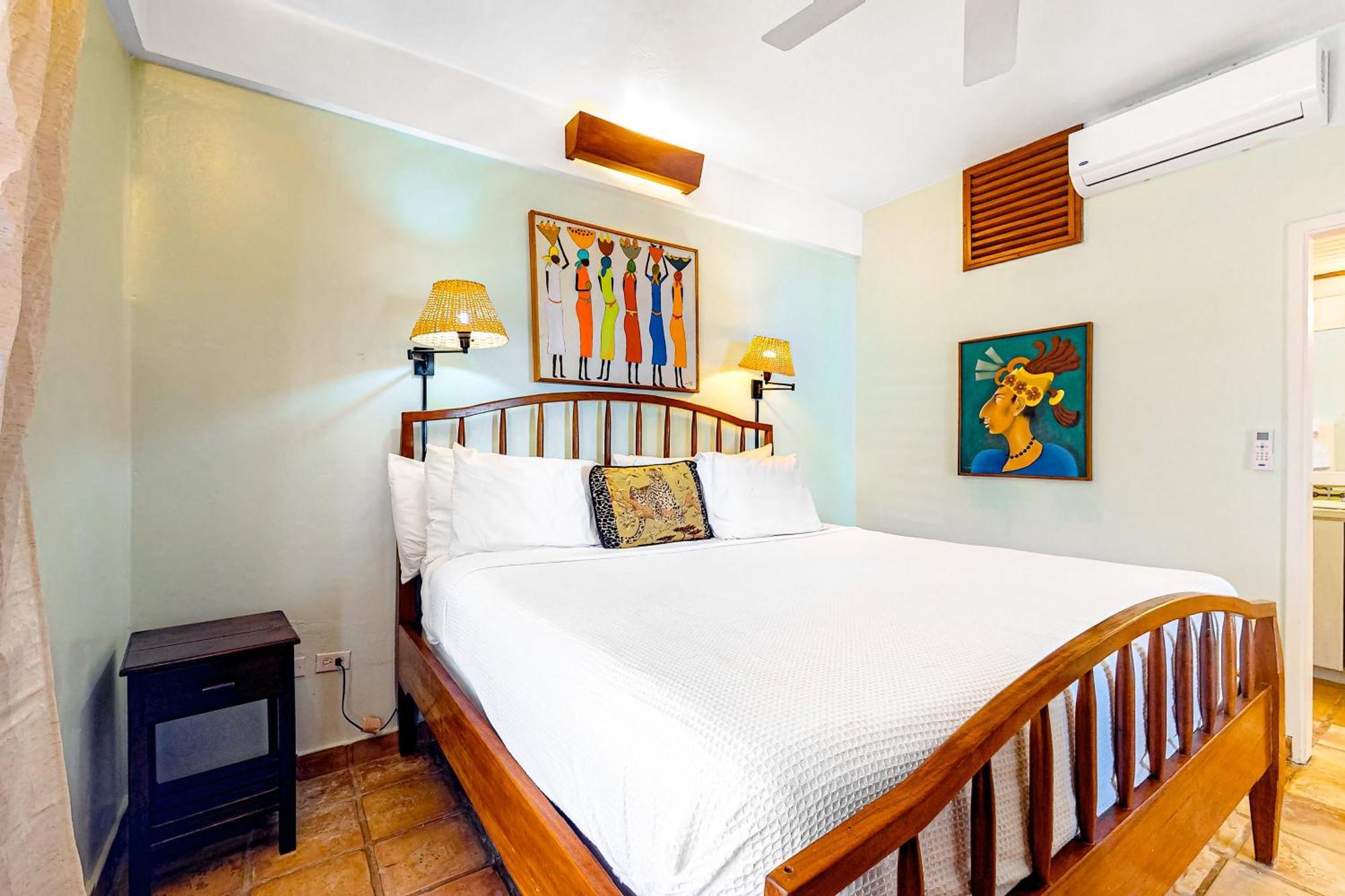 Beachside Villas Gold Standard Certified Placencia Rum bild