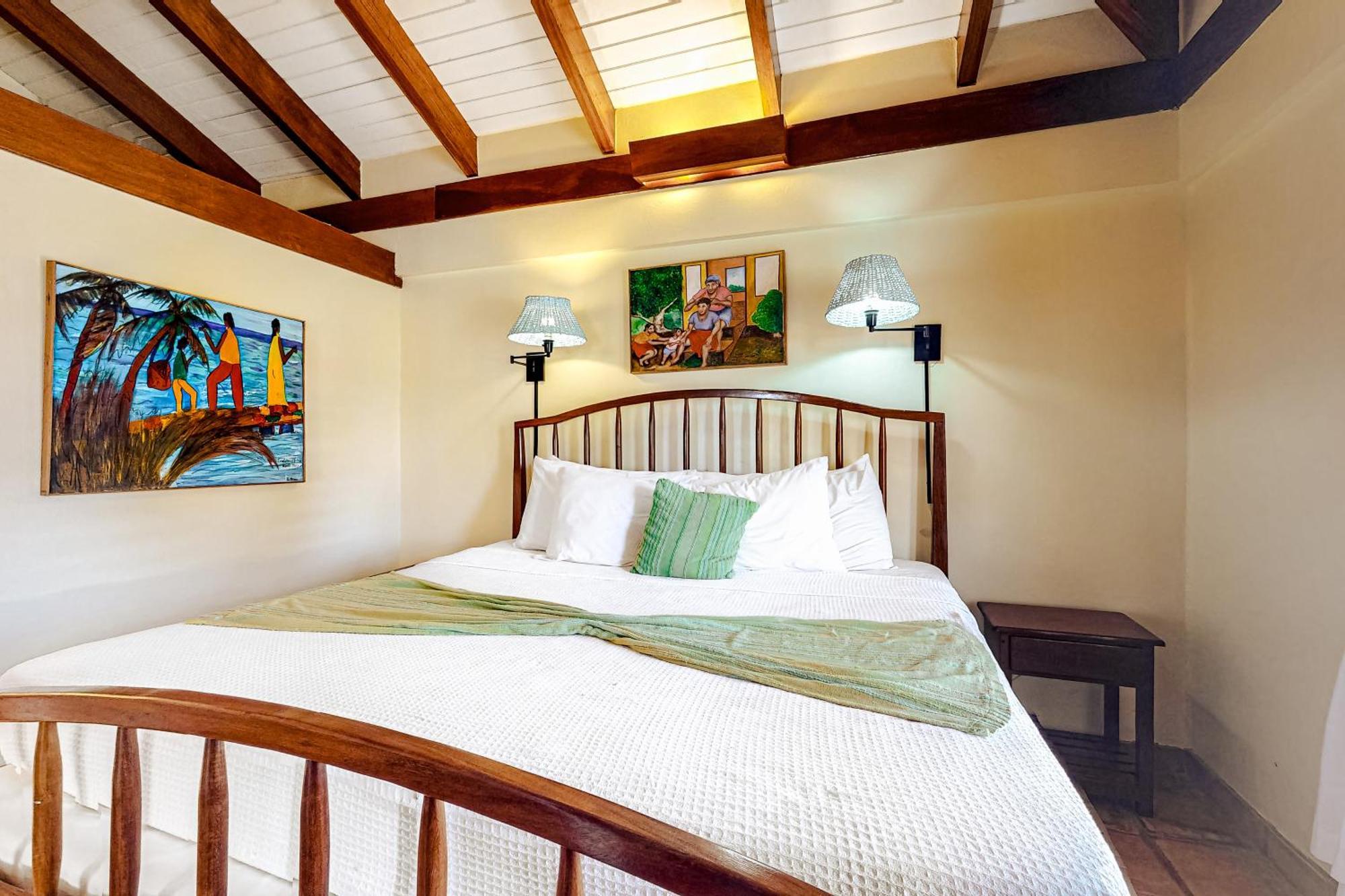 Beachside Villas Gold Standard Certified Placencia Rum bild