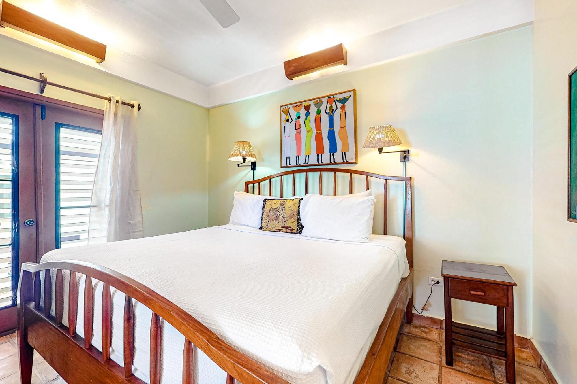 Beachside Villas Gold Standard Certified Placencia Rum bild