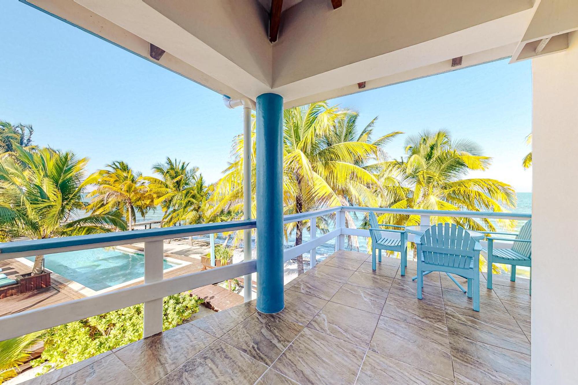 Beachside Villas Gold Standard Certified Placencia Rum bild