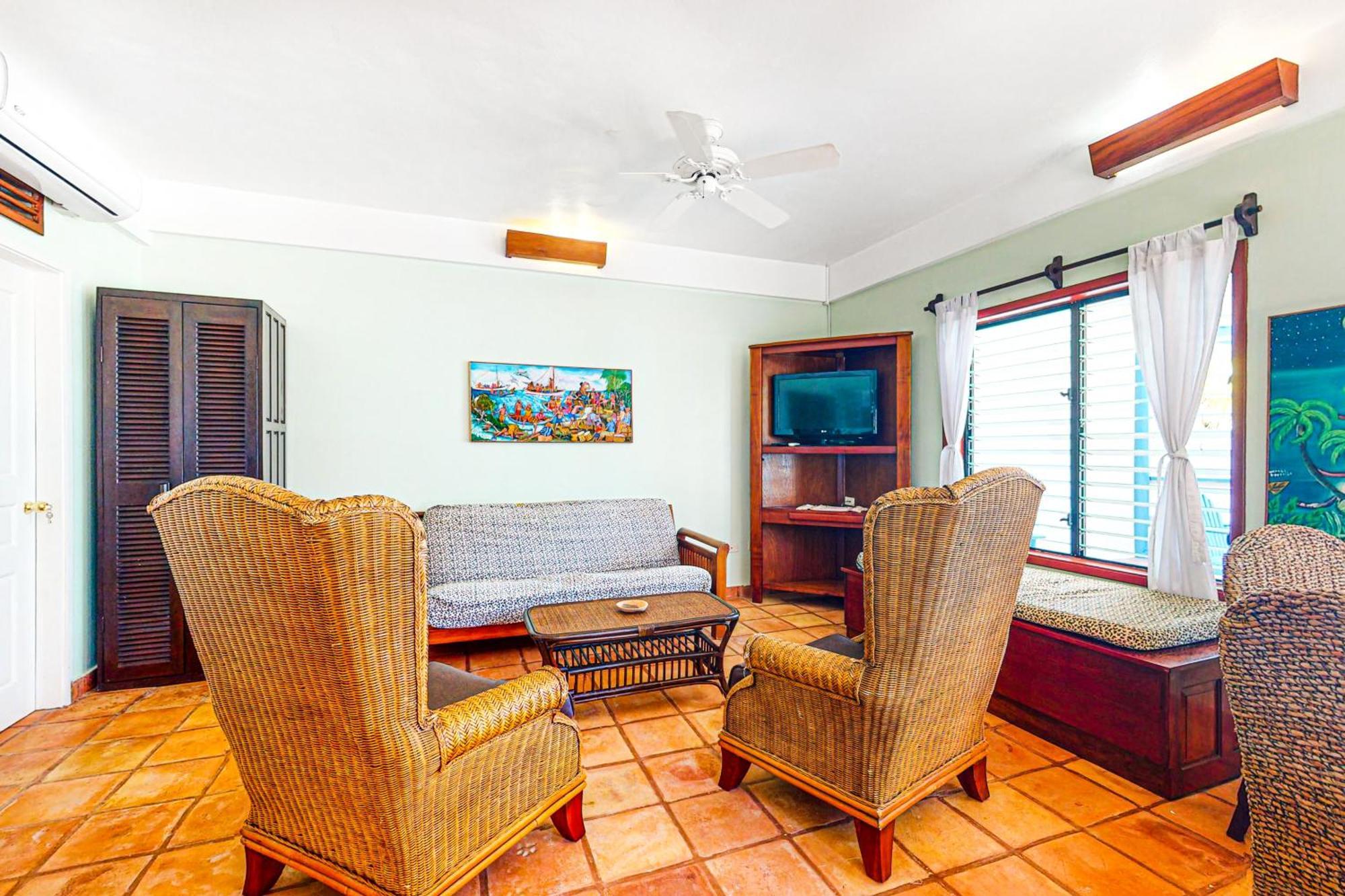 Beachside Villas Gold Standard Certified Placencia Rum bild