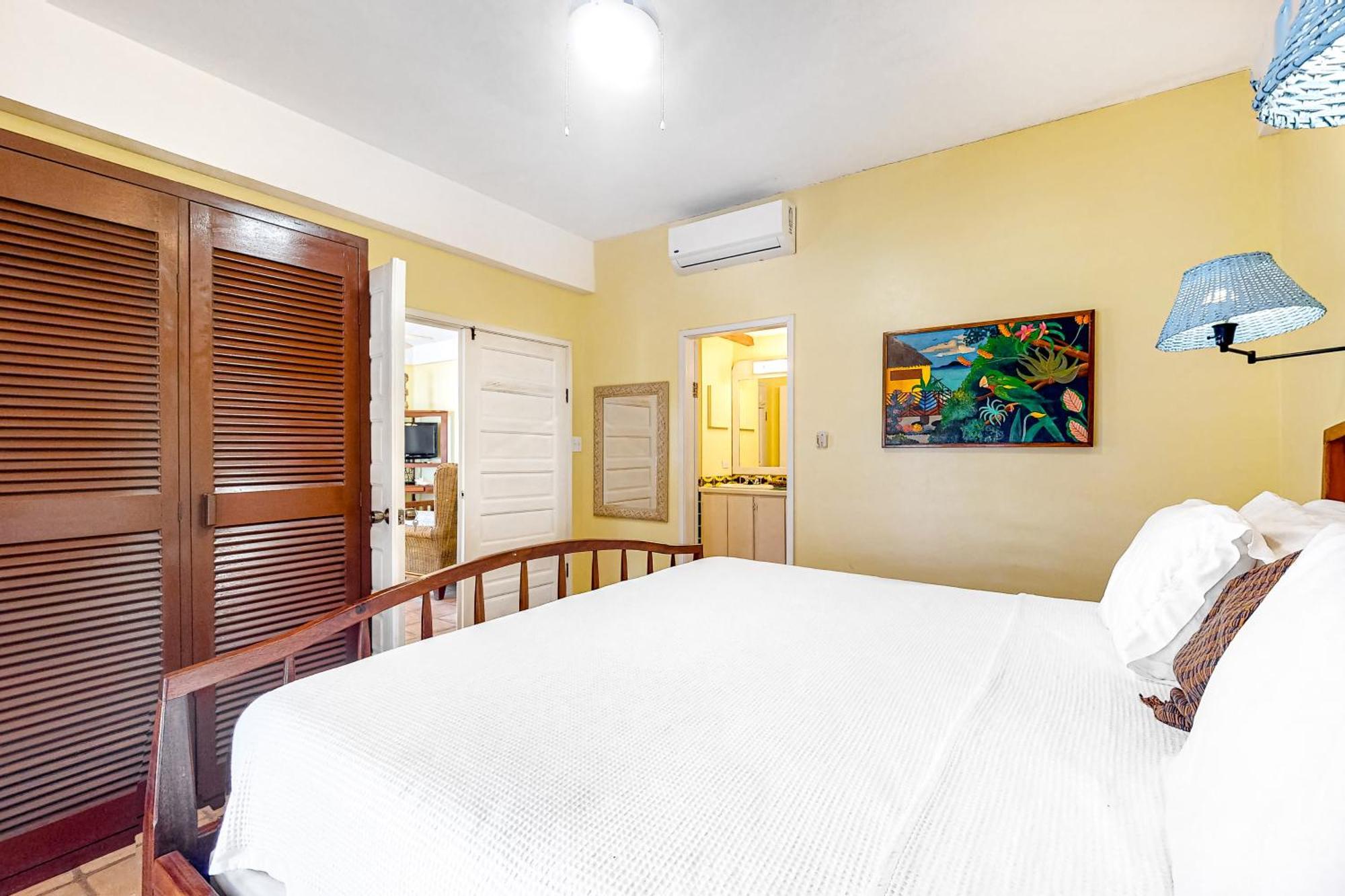 Beachside Villas Gold Standard Certified Placencia Rum bild