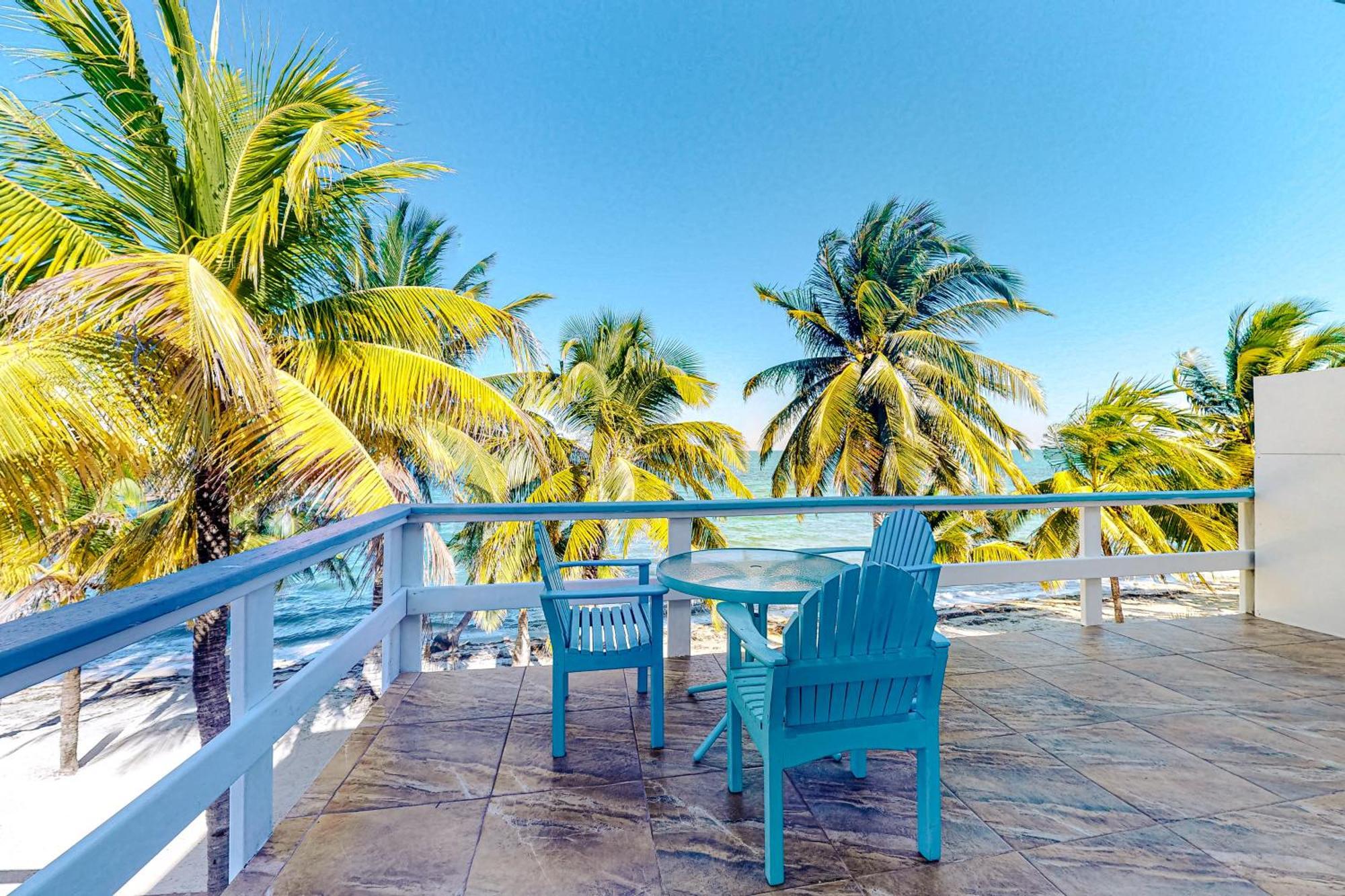 Beachside Villas Gold Standard Certified Placencia Rum bild